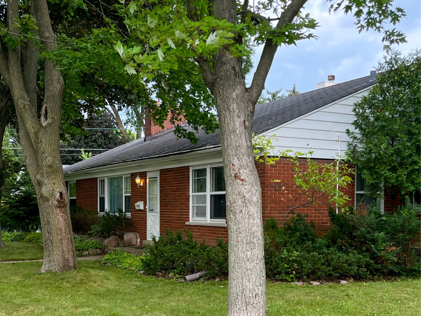 Property Photo: 1934 Midland Avenue IL 60035