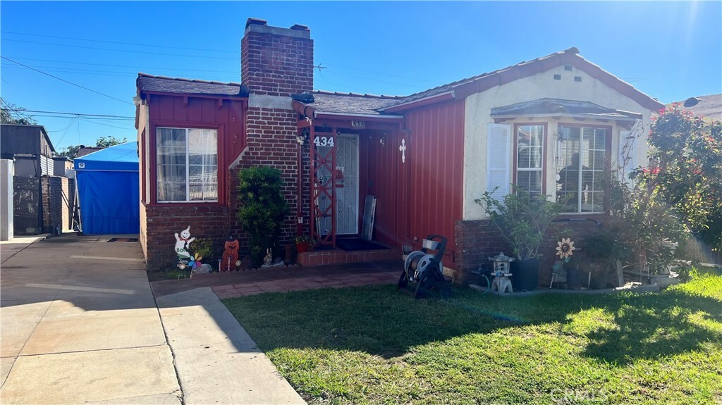 Property Photo:  434 Clela Avenue  CA 90022 