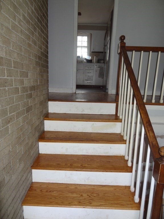 Property Photo: 8 Sundial Pl MA 01701