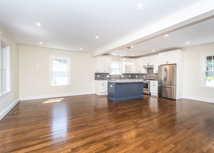 Property Photo:  40 Grant Place  MA 02451 
