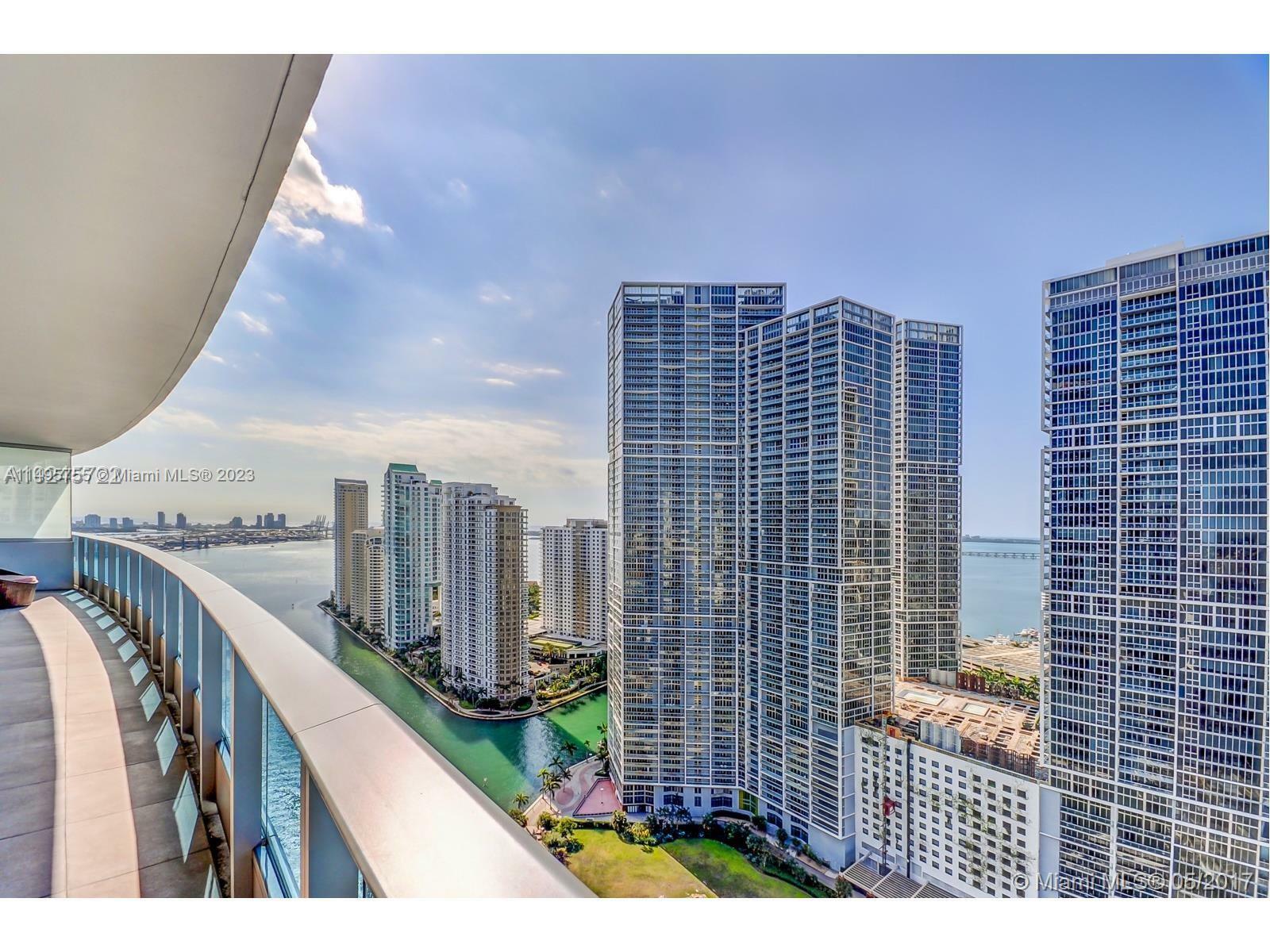 Property Photo:  200 Biscayne Boulevard Way 3404  FL 33131 