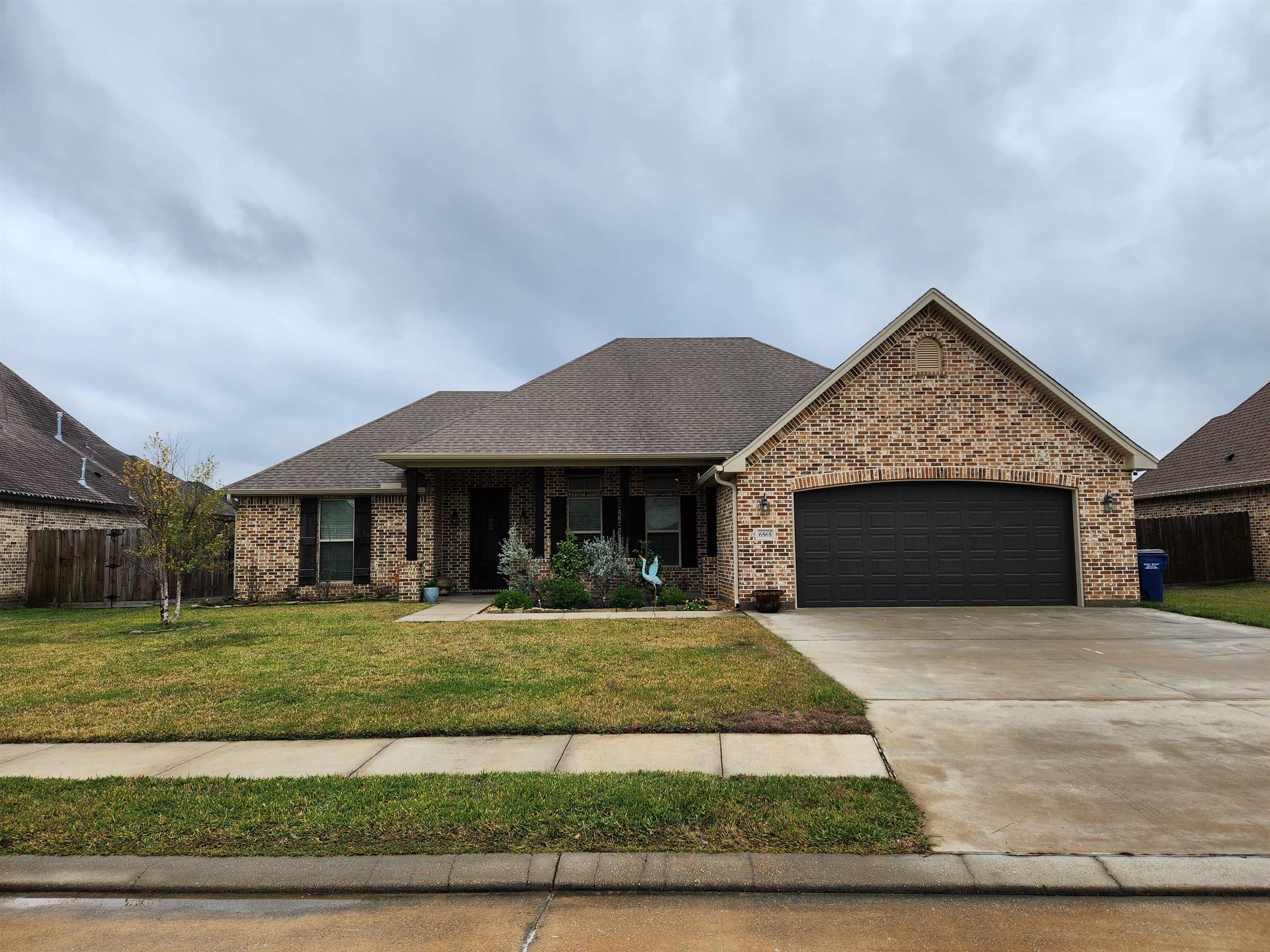 Property Photo:  6565 Columbus Cir  TX 77657 