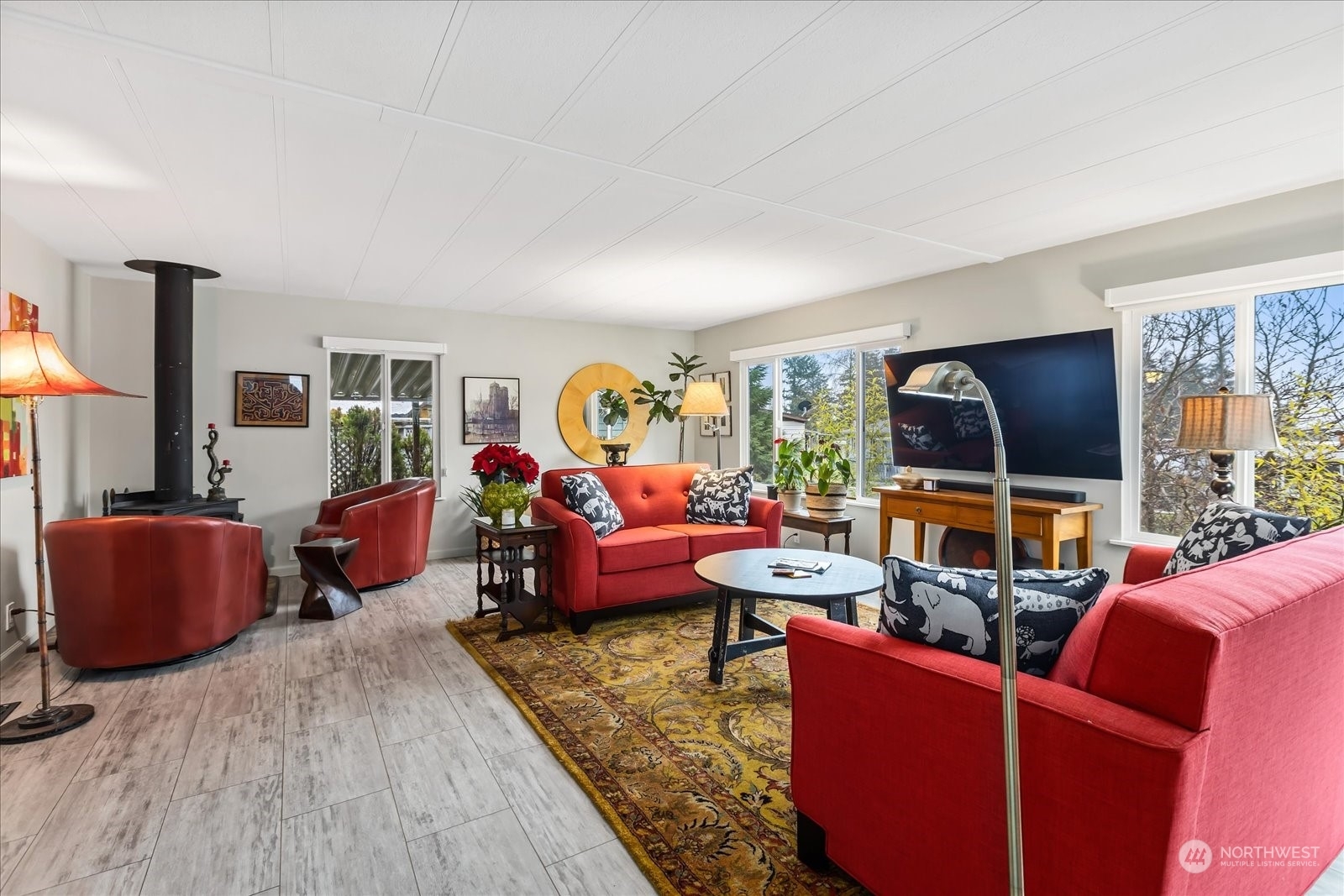 Property Photo: 4111 164th Street SW 14 WA 98087