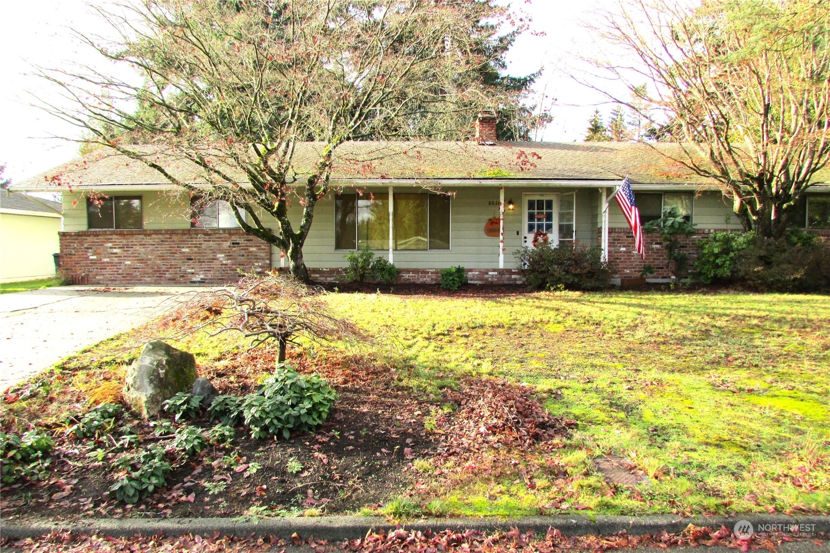 Property Photo: 8618 4th Place SE WA 98208
