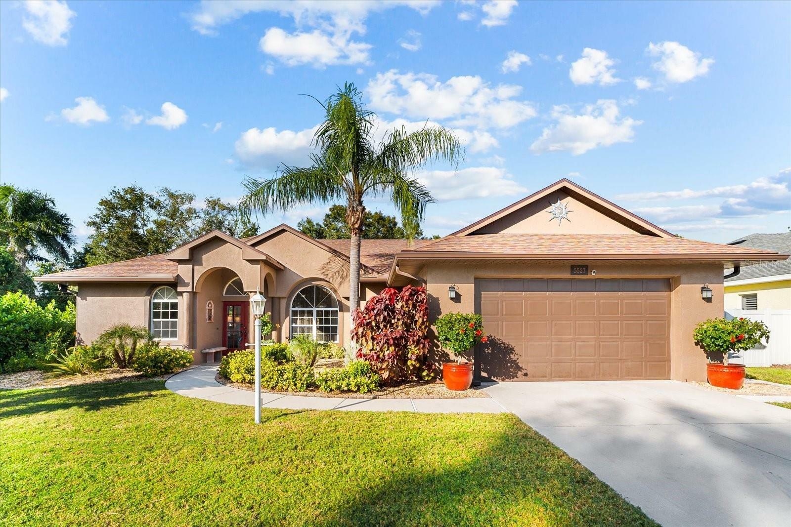 Property Photo: 5527 Magnolia Tree Terrace FL 34233