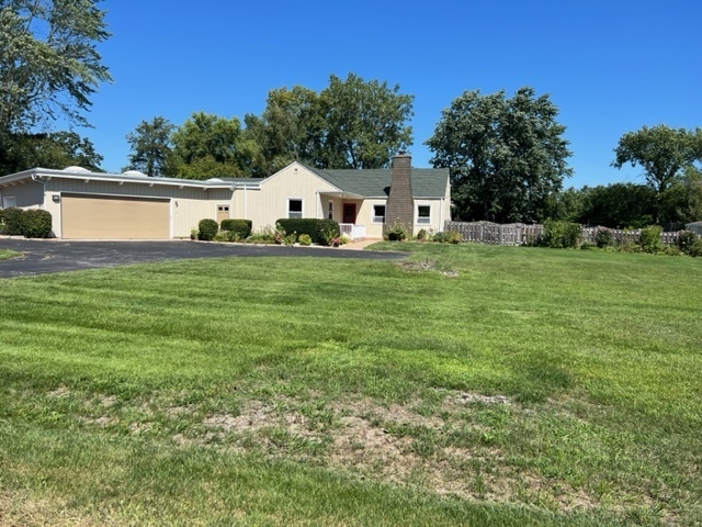Property Photo: 14180 W Hawthorne Avenue IL 60045