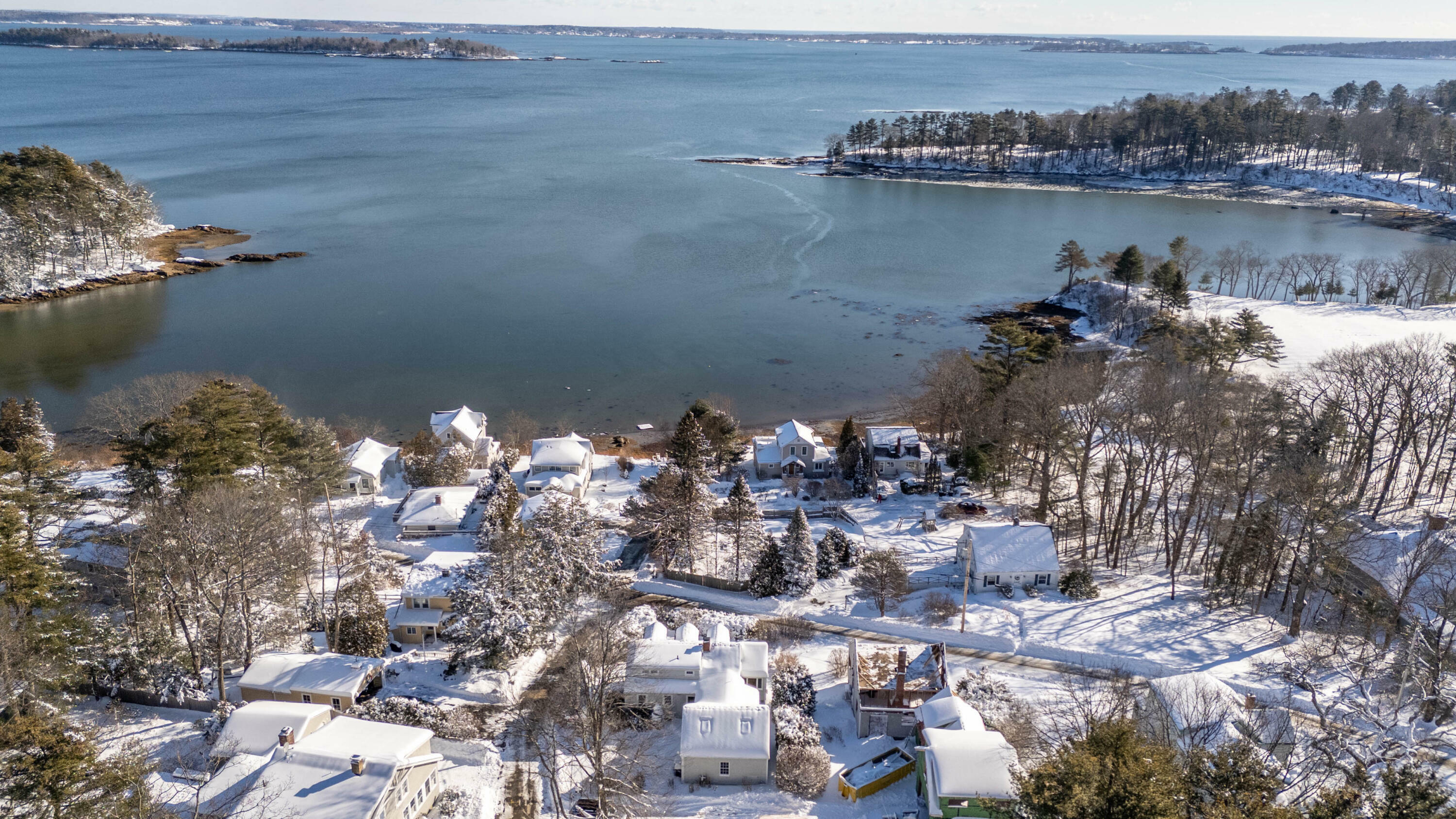 Property Photo: 23 Edgewater Road ME 04105