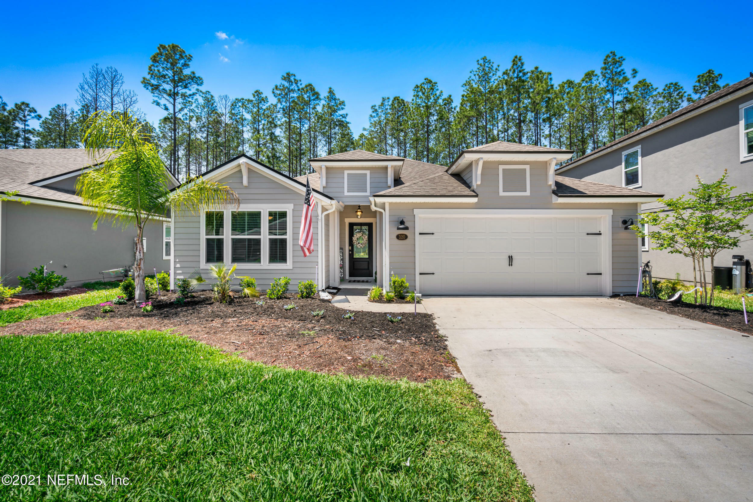 Property Photo: 320 Glasgow Drive FL 32259
