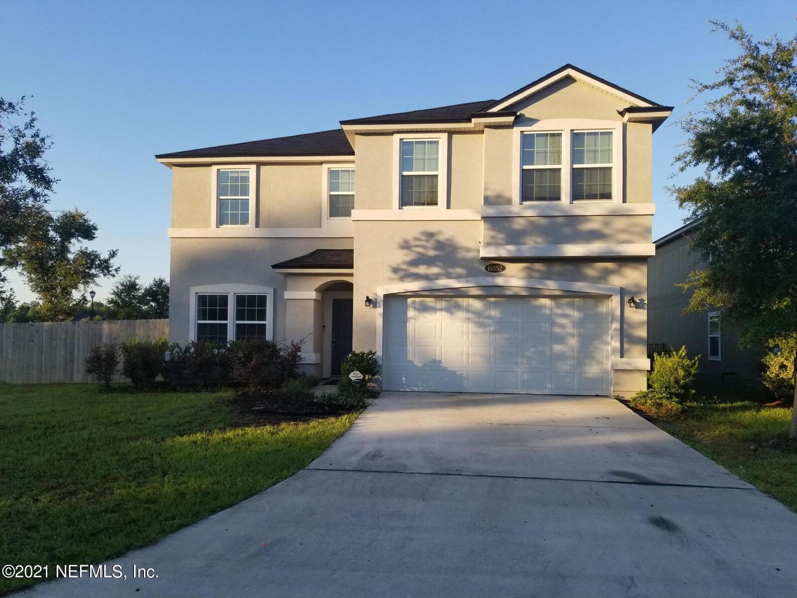 Property Photo: 15852 Twin Creek Drive FL 32218