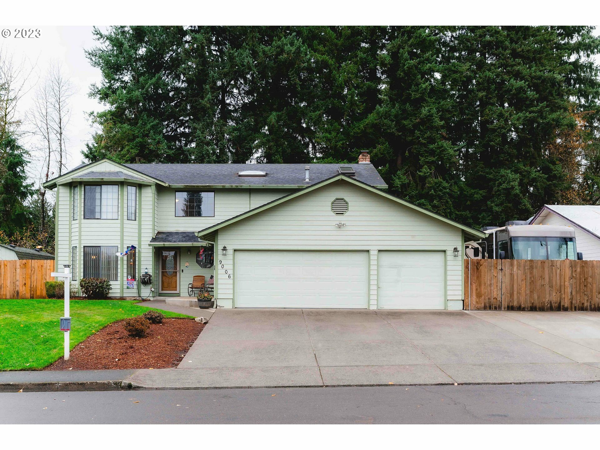 Property Photo:  9006 NE 32nd Ave  WA 98665 