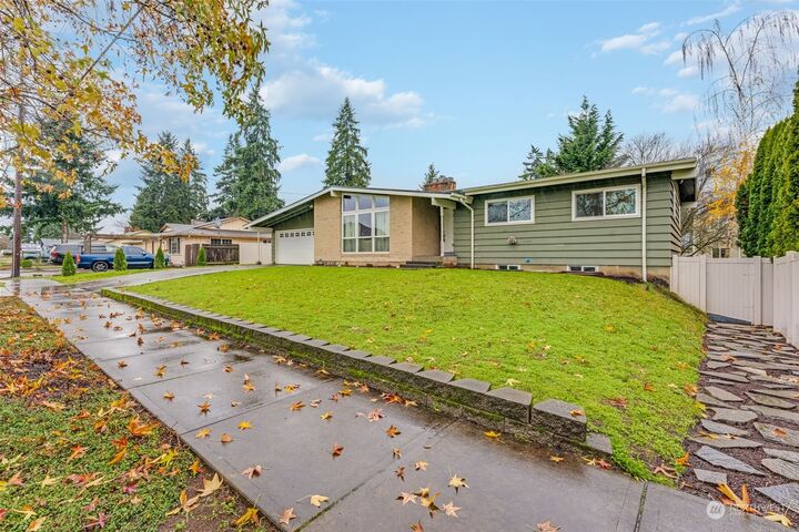 Property Photo:  10404 NE 94th Avenue  WA 98662 