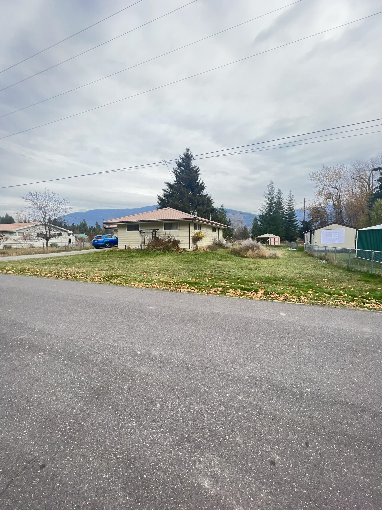 Property Photo:  109 S 7th Ave  WA 99139 