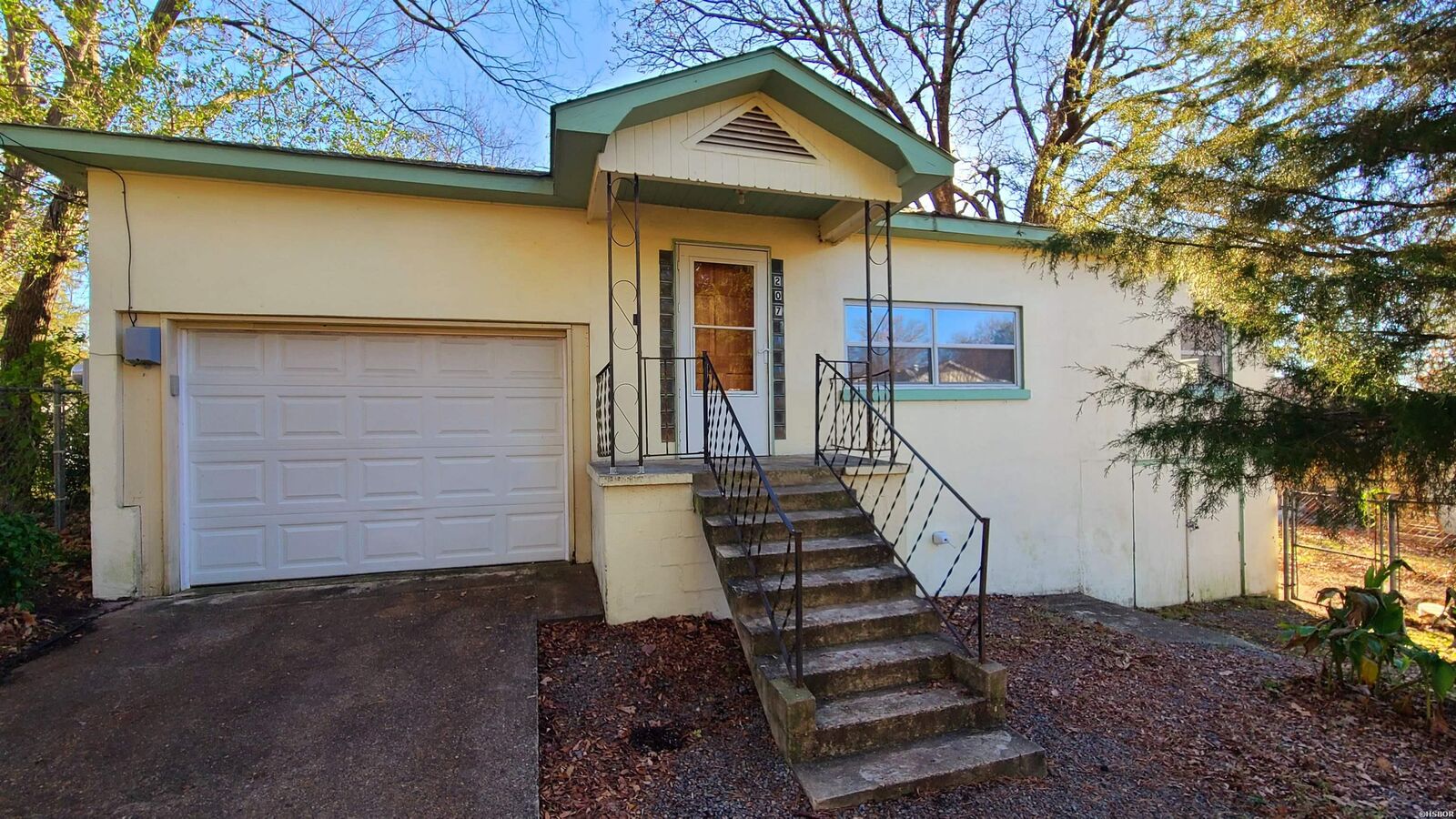 Property Photo: 207 Chess Street AR 71913