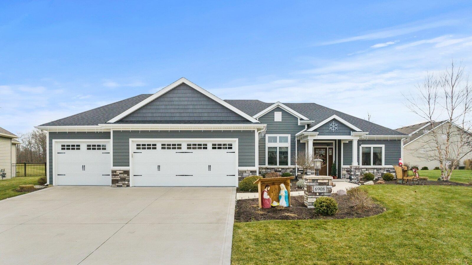 Property Photo: 6908 Endicott Drive IN 46845-8734