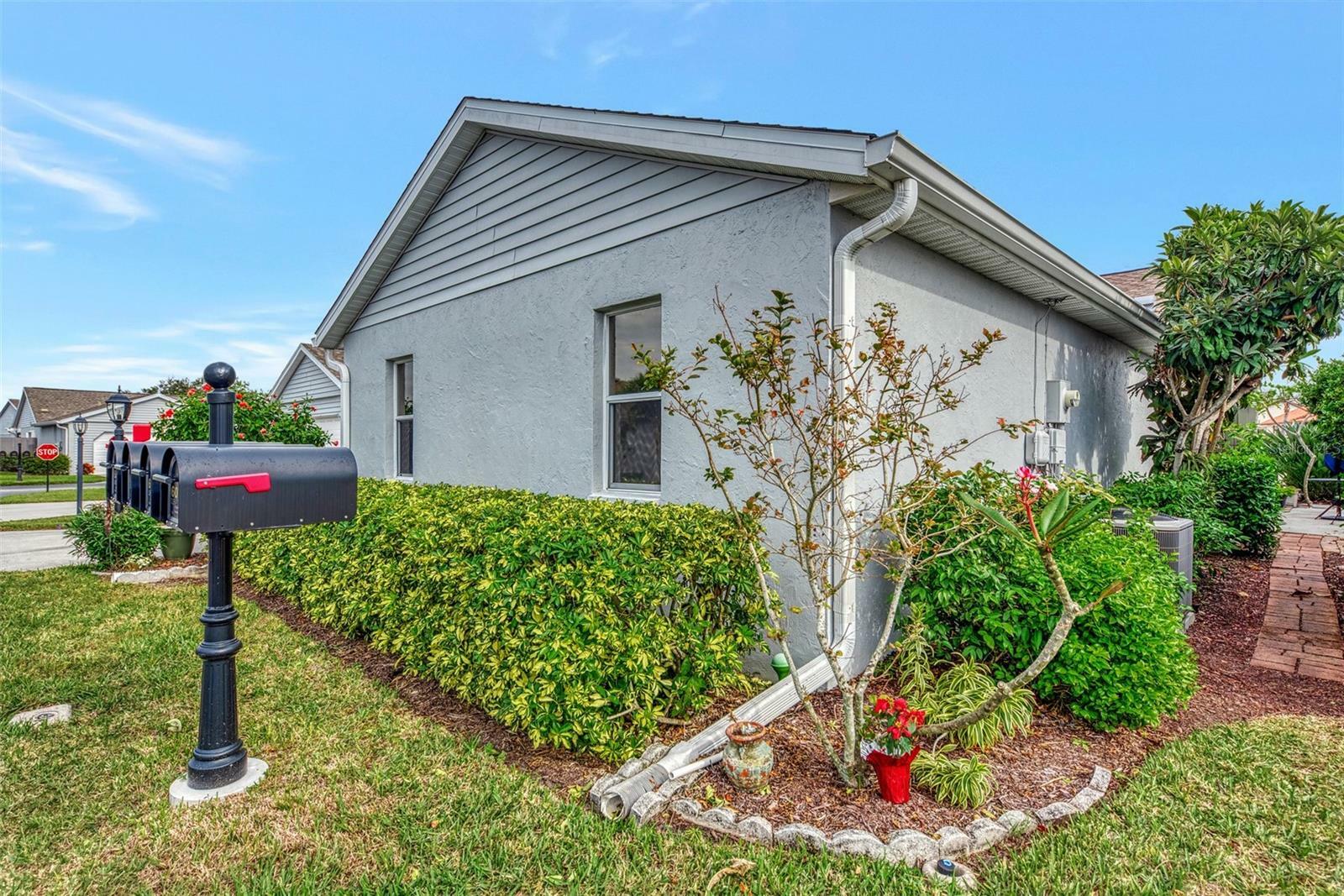 Property Photo:  603 Ironwood Circle  FL 34292 