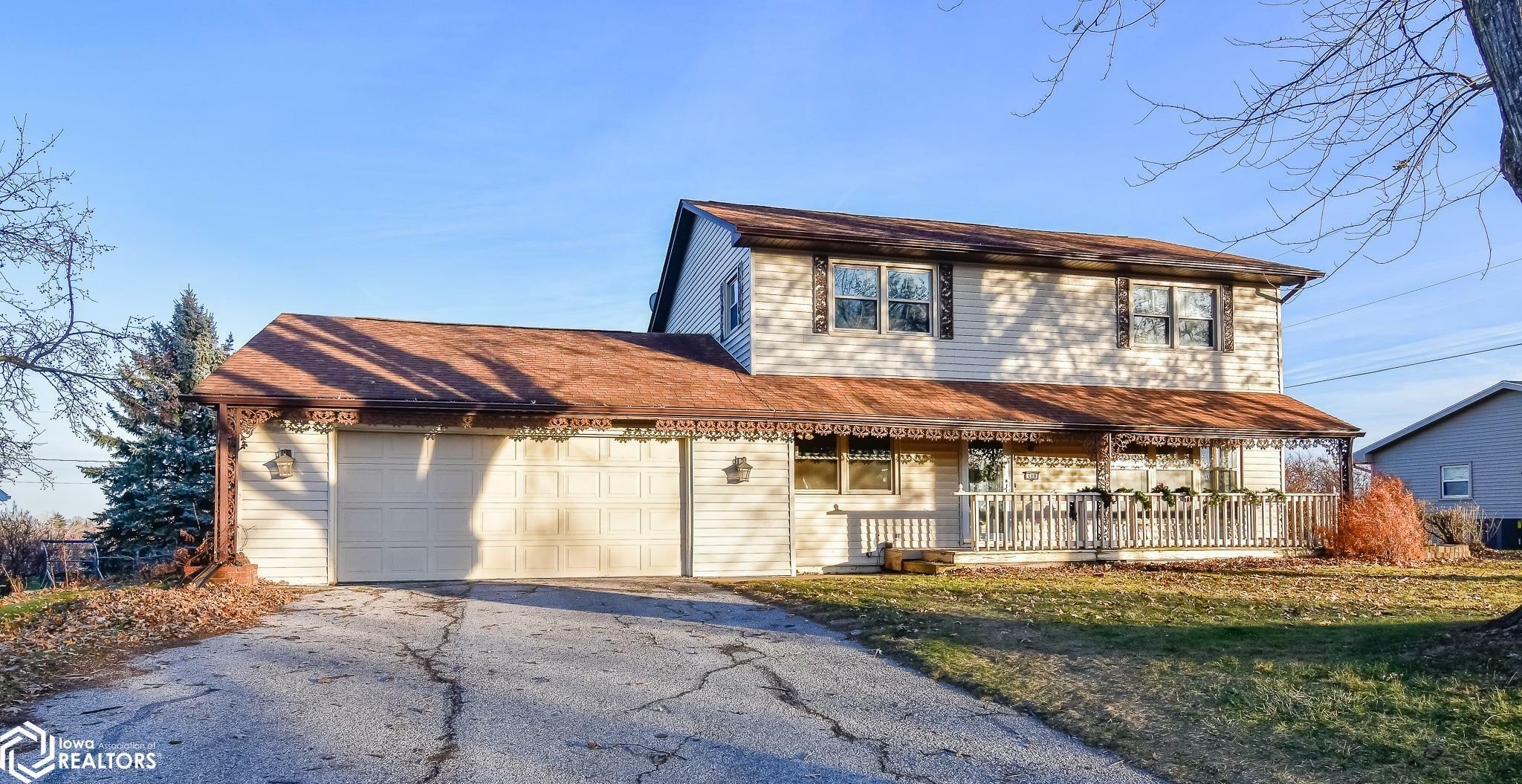 Property Photo:  510 Grandview Drive  IA 50158 