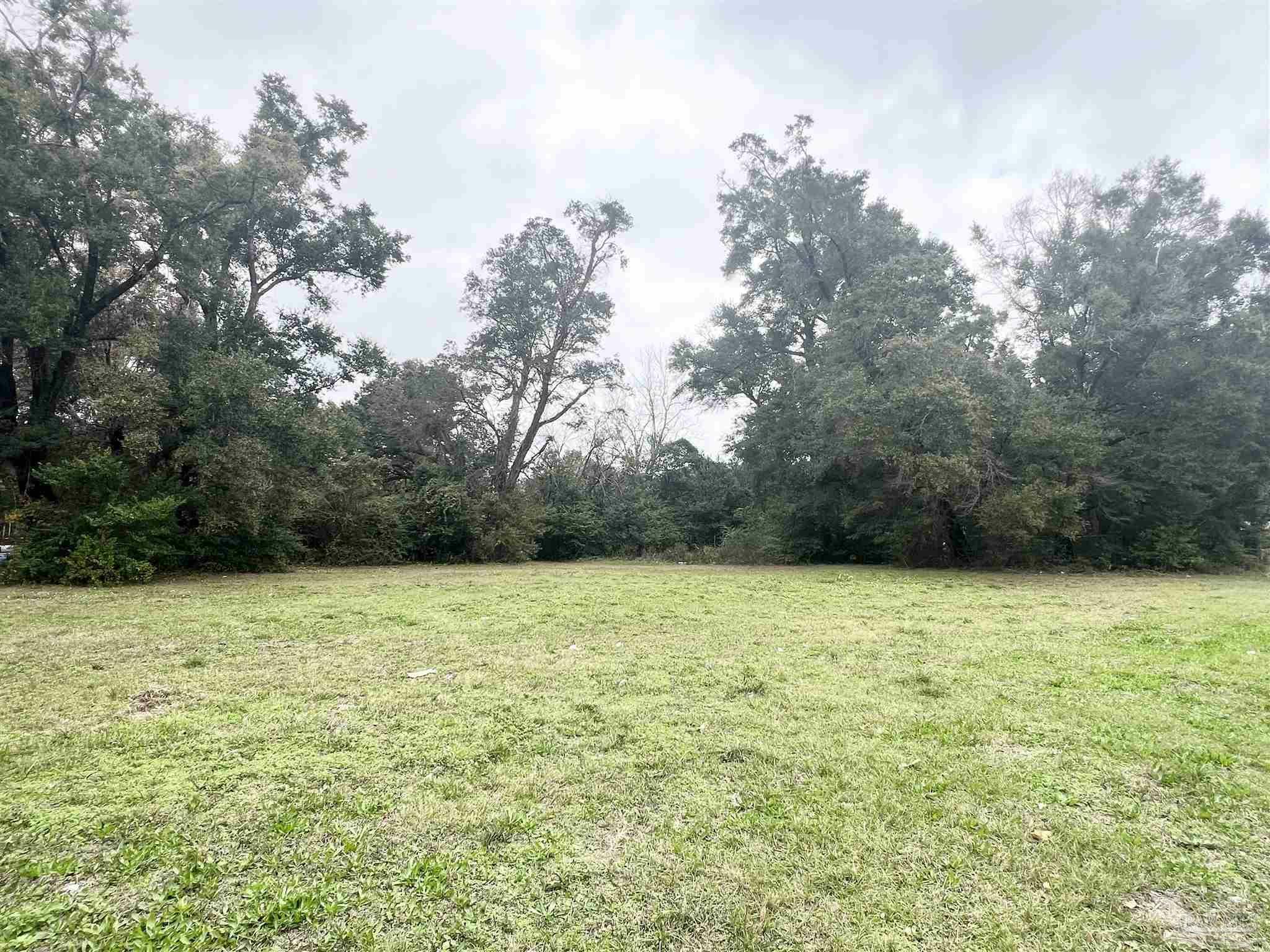 Property Photo:  8600 Sonnyboy Ln  FL 32514 