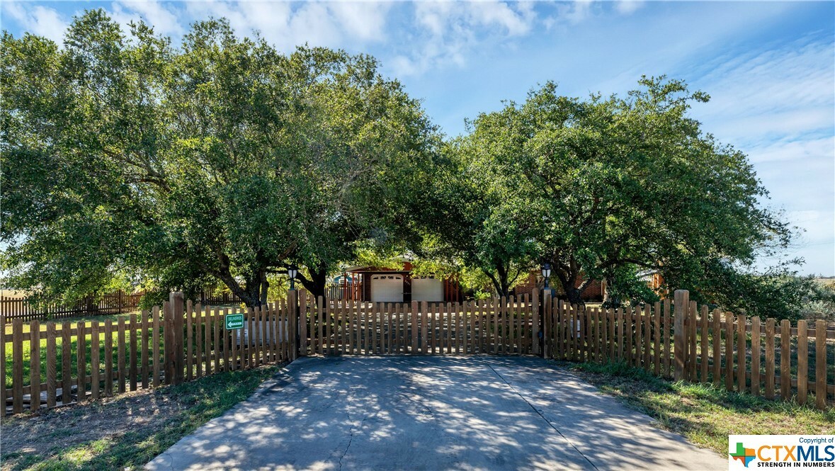 Property Photo:  2931 Cordova Road  TX 78155 