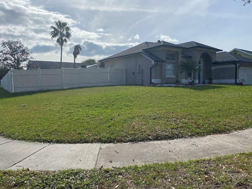 Property Photo:  8183 Cloverglen Circle  FL 32818 