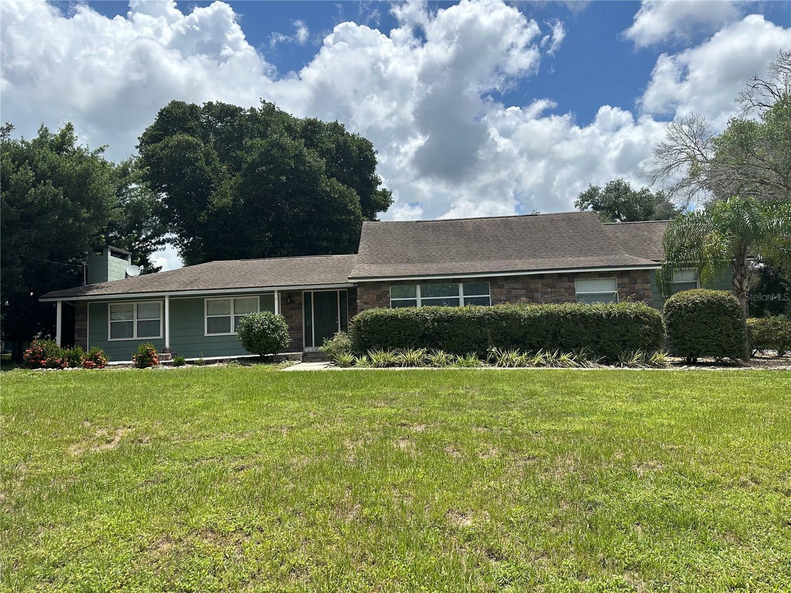 Property Photo:  1211 Country Club Road  FL 32726 