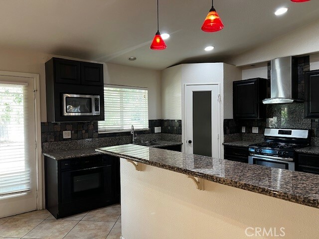 Property Photo:  291 Hillandale Court  CA 92507 