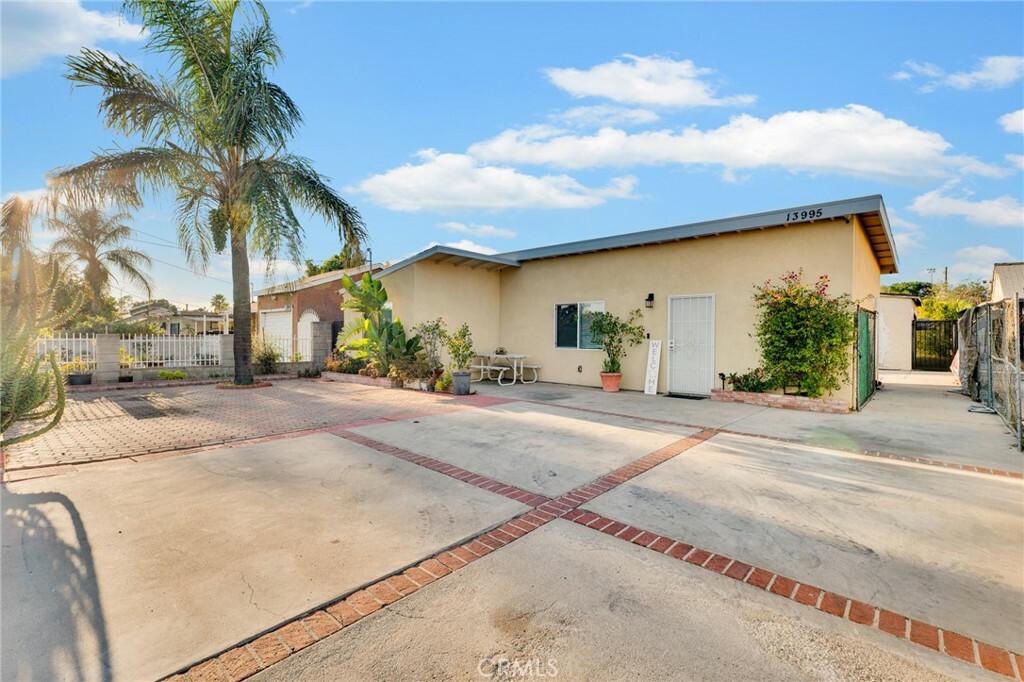 Property Photo:  13995 Daventry Street  CA 91331 