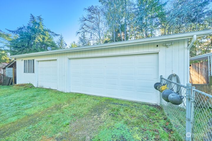Property Photo: 23036 Birch Place WA 98640