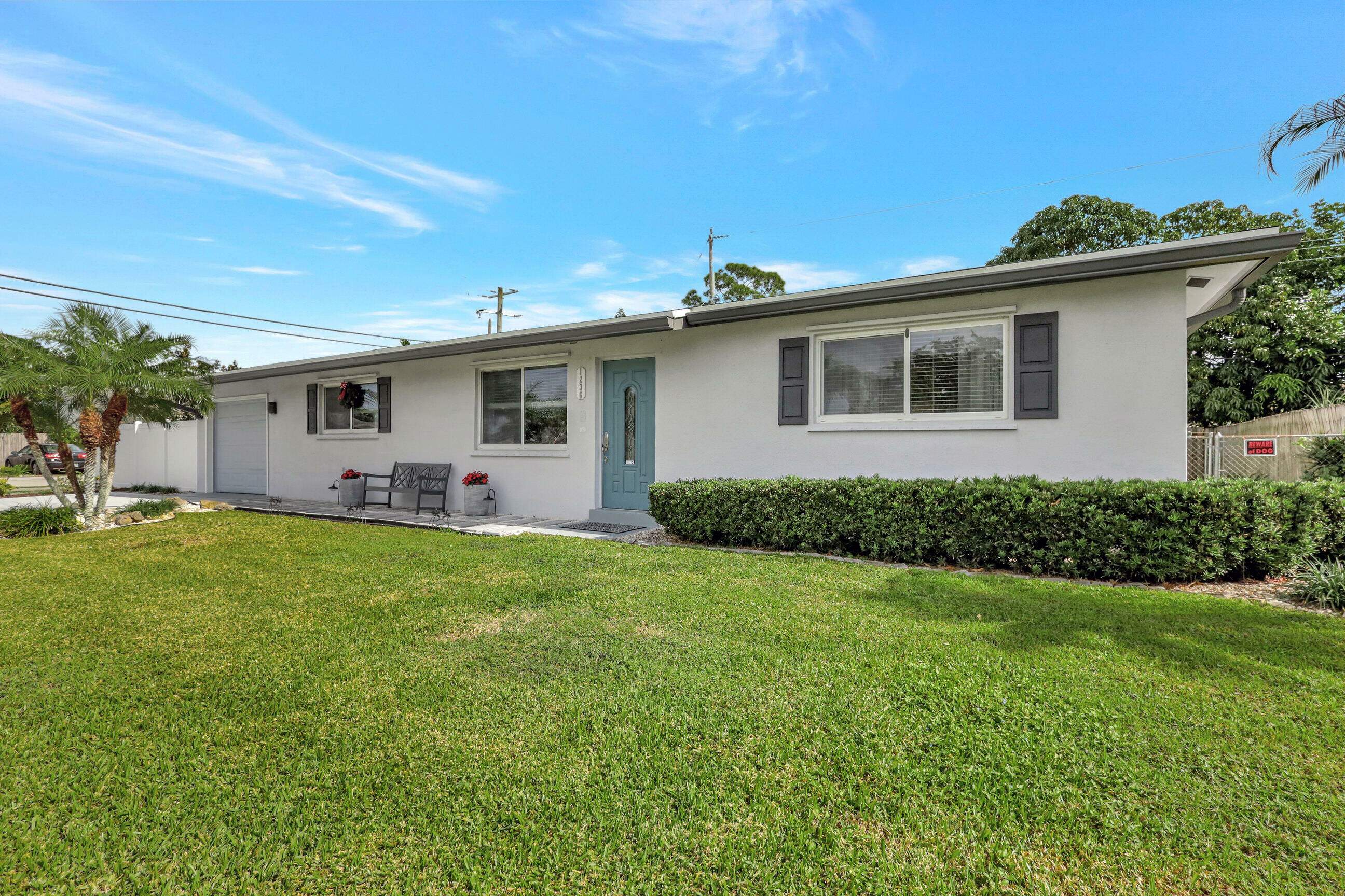 Property Photo: 1236 Wynnewood Drive FL 33417