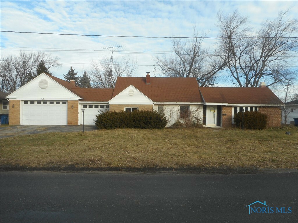 Property Photo:  5216 Sanders Drive  OH 43615 