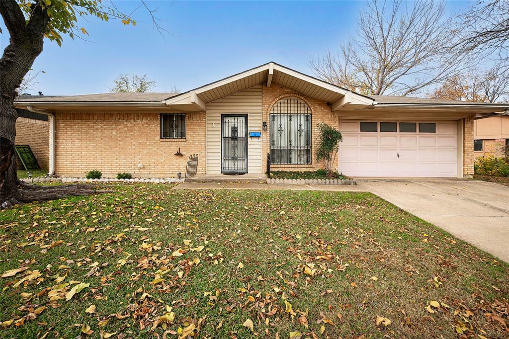 Property Photo:  1814 Elmwood Lane  TX 75006 