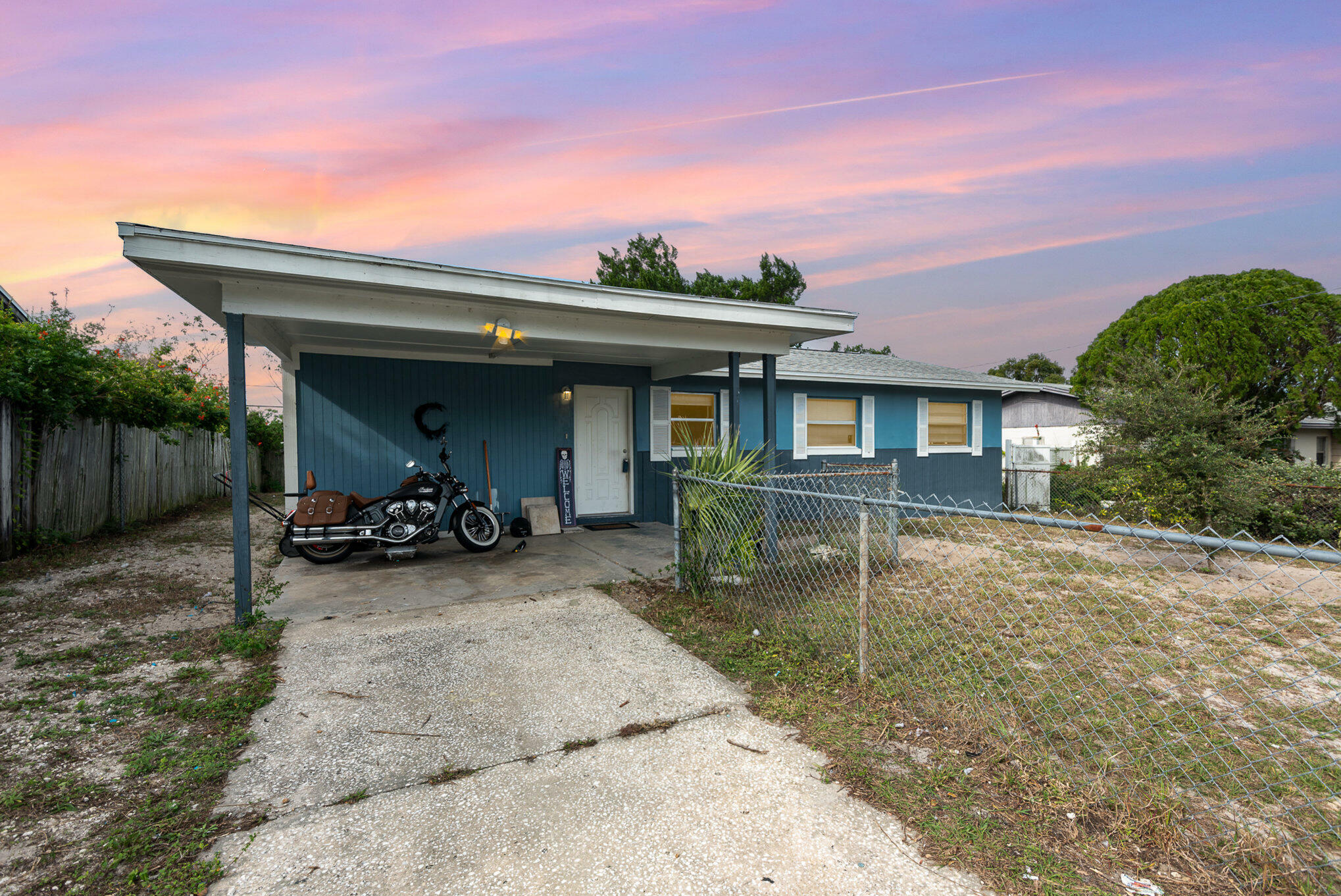 Property Photo:  970 Allendale Street  FL 32796 