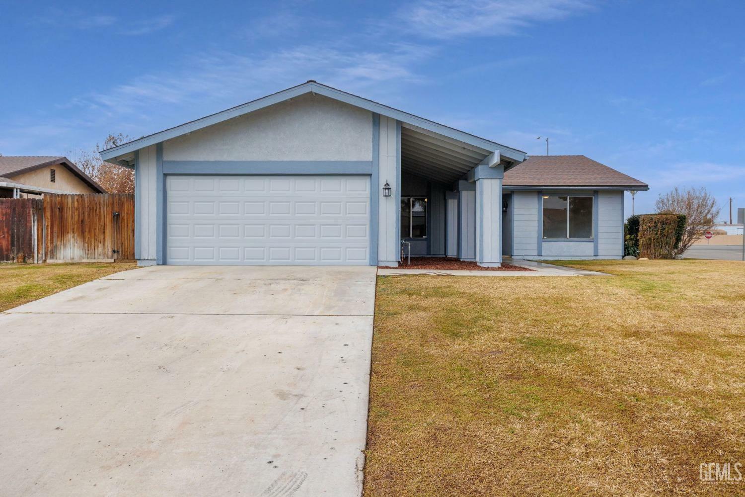 Property Photo:  6201 Derrick Street  CA 93313 