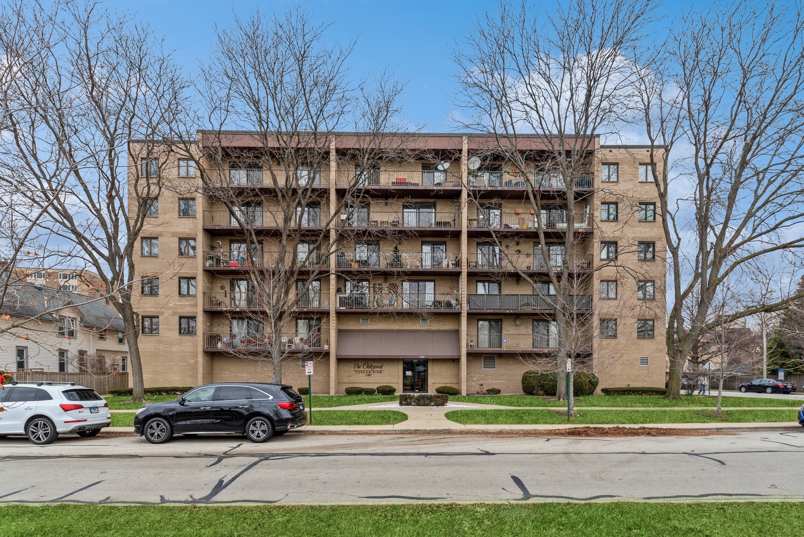 Property Photo:  1380 Oakwood Avenue 206  IL 60016 