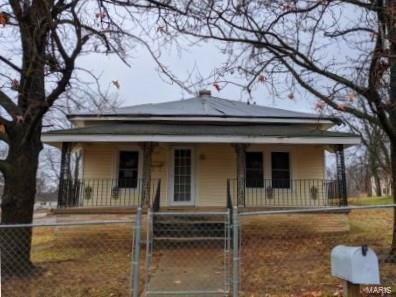 Property Photo:  300 Lewis Street  MO 63601 