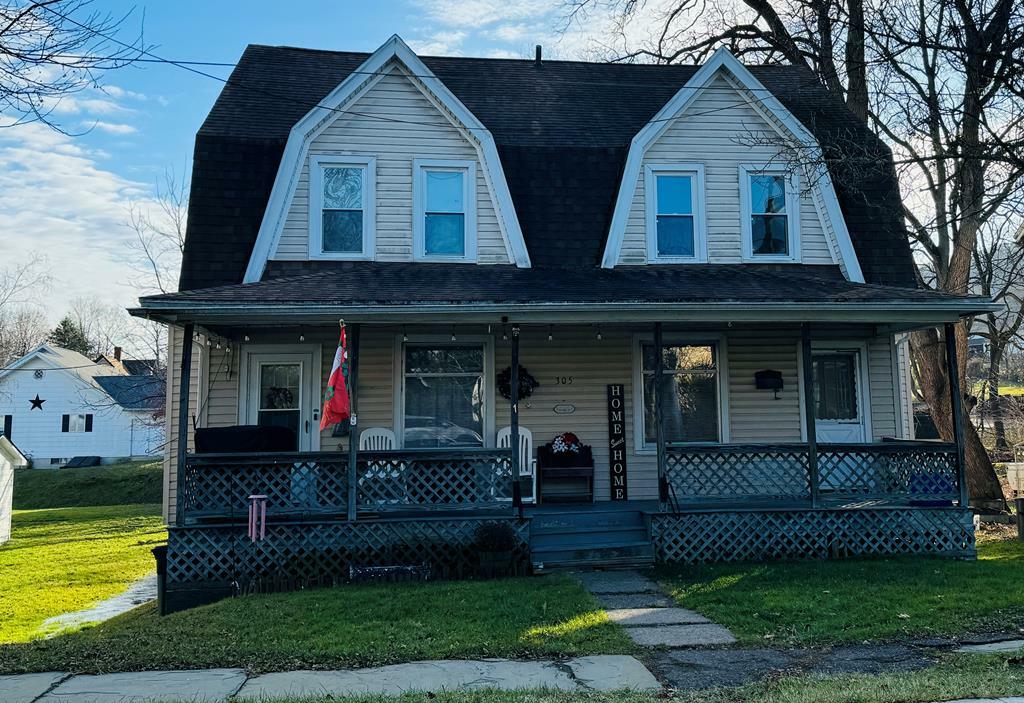 Property Photo:  305 Poplar St  PA 18848 