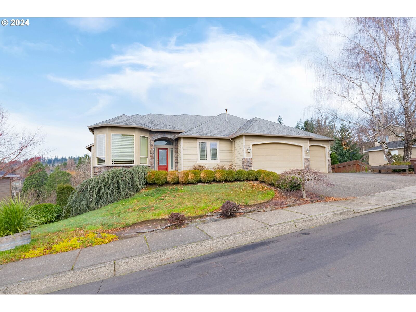 Property Photo: 4293 M Dr WA 98671