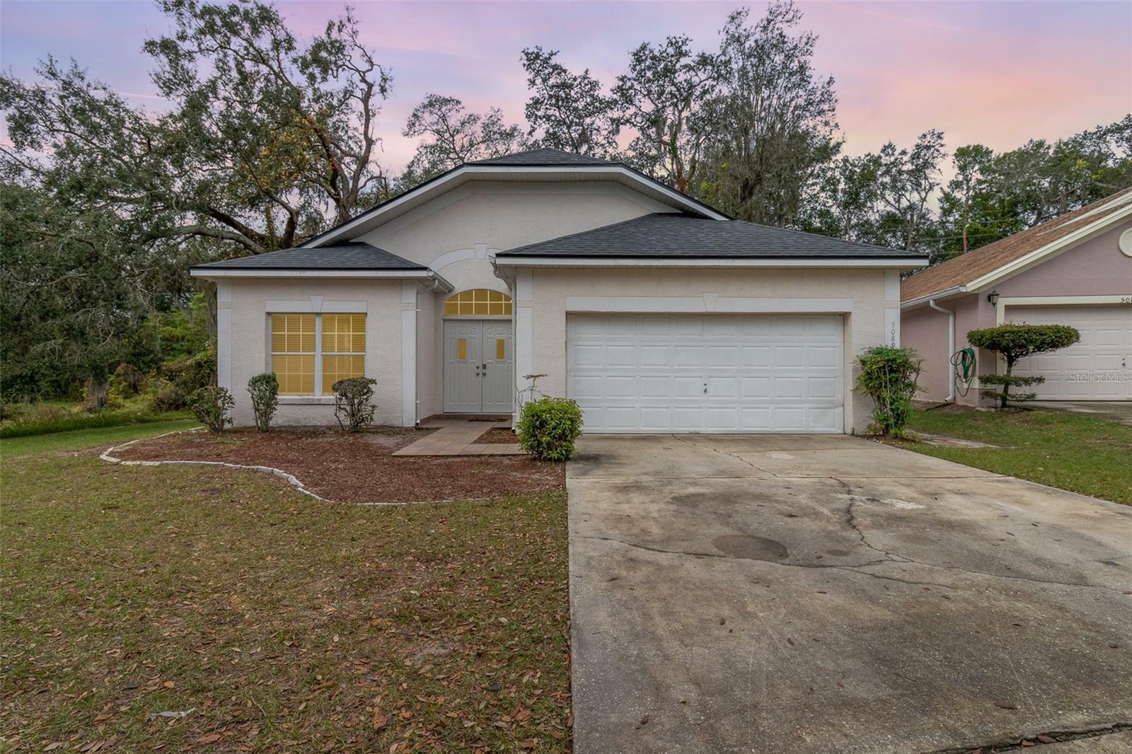 Property Photo:  5089 Foxcroft Court  FL 32808 