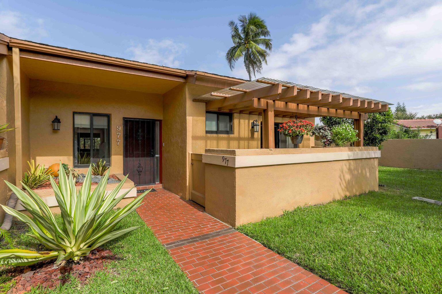 Property Photo: 977 NW 79th Terrace FL 33324