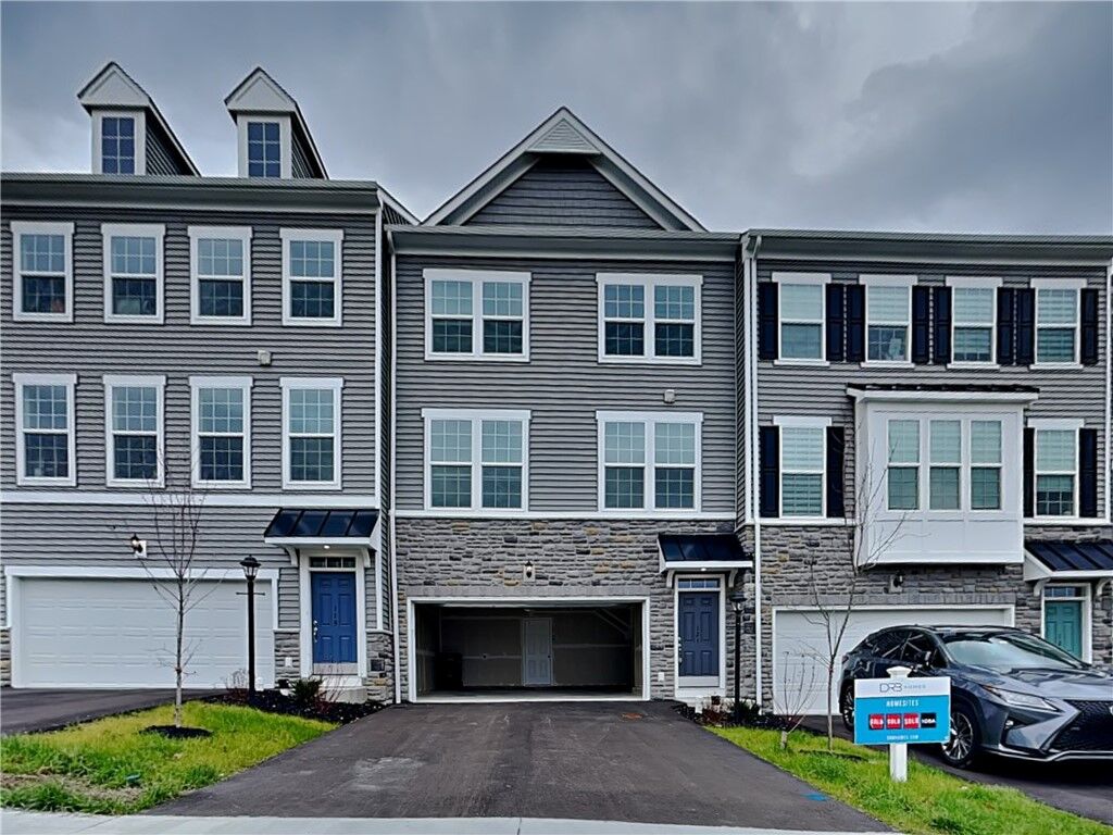 Property Photo:  121 Sweetwater Dr  PA 15108 