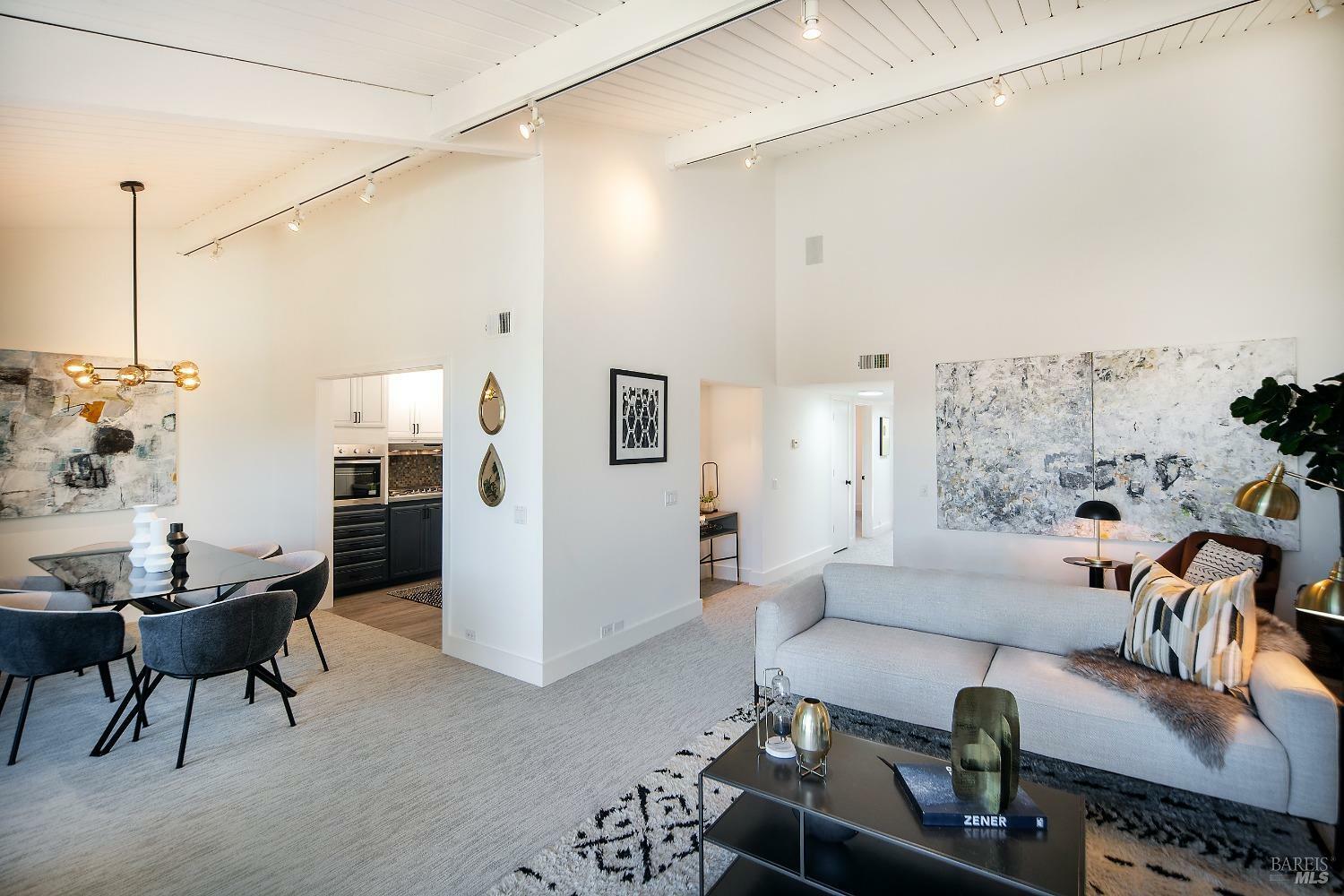 Property Photo: 28 Marinero Circle 10 CA 94920