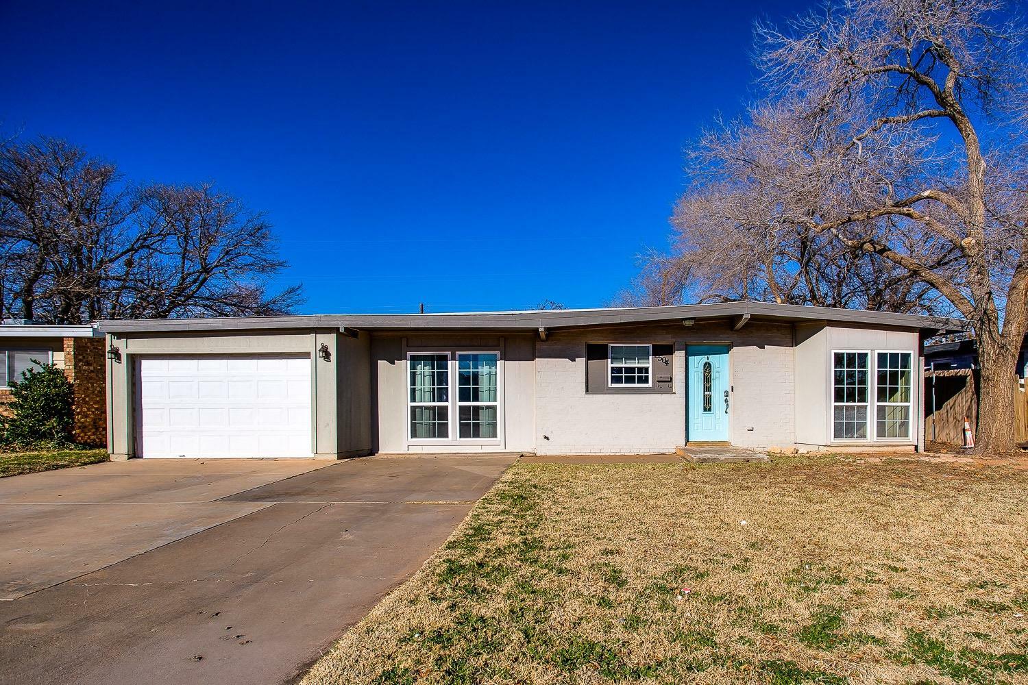 Property Photo:  2504 64th Street  TX 79413 