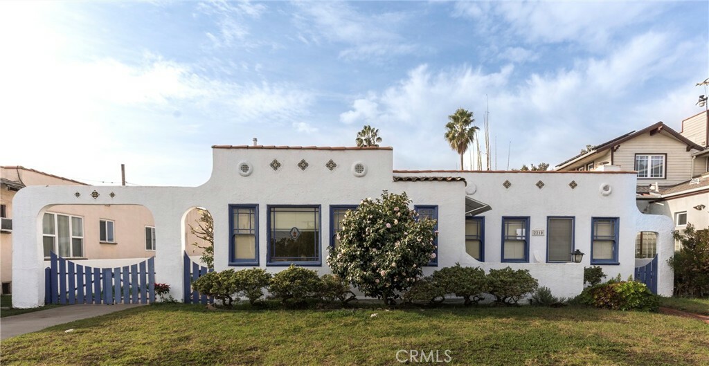 Property Photo:  2210 Euclid Street  CA 90405 