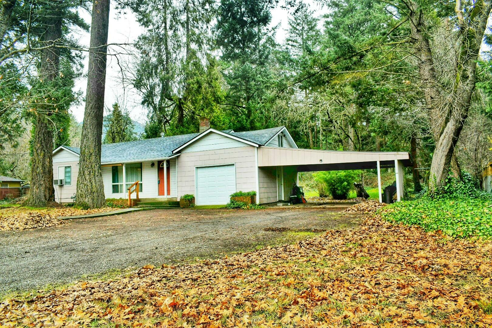 Property Photo: 335 Whispering Pines Lane OR 97527