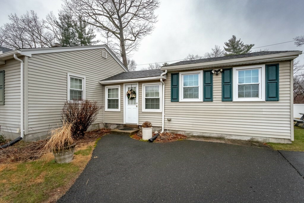Property Photo: 38 Park Cir MA 01085