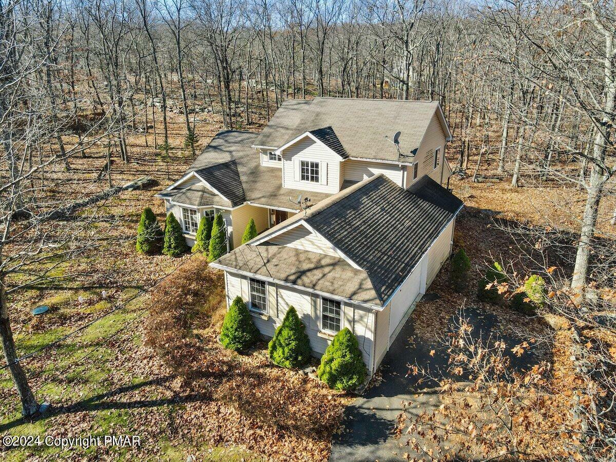 Property Photo:  2122 Cardinal Drive  PA 18324 