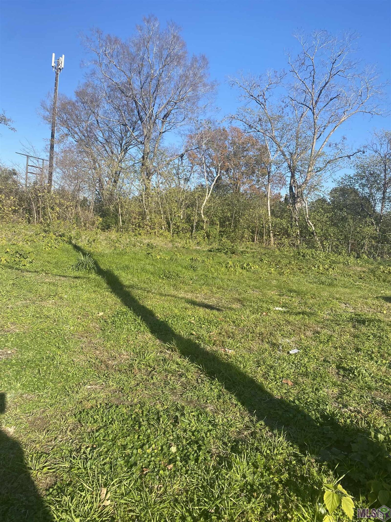 Property Photo:  1364 Scenic Hwy  LA 70802 