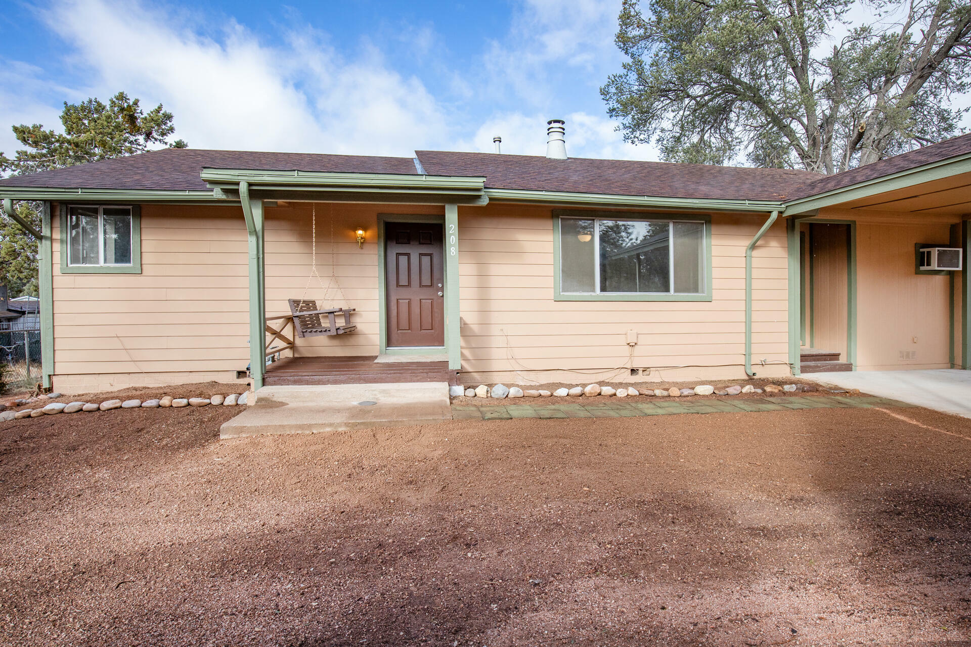 Property Photo:  208 N Granite Drive  AZ 85541 