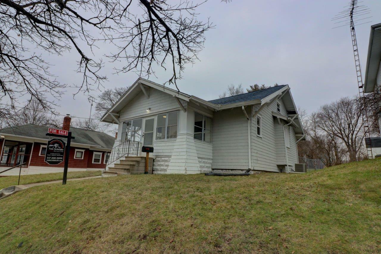 Property Photo:  814 Burr Street  MI 49201 