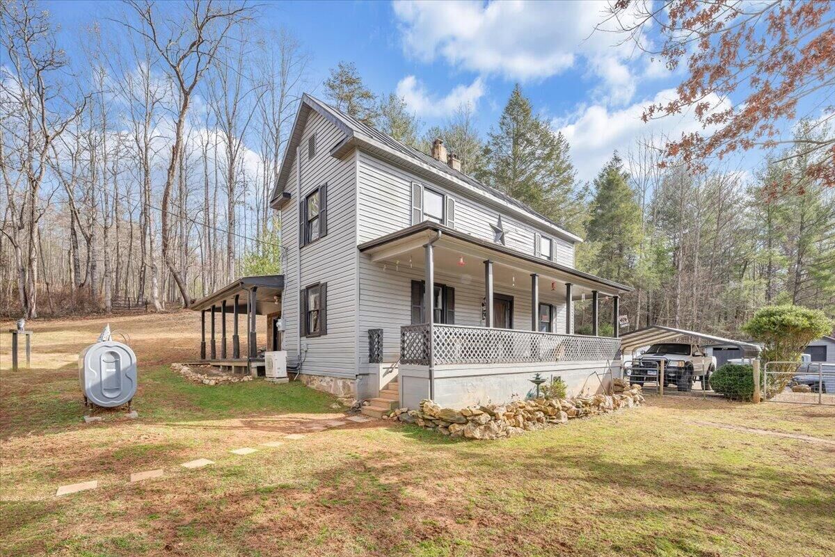 Property Photo:  6702 Ferrum Mountain Rd  VA 24067 