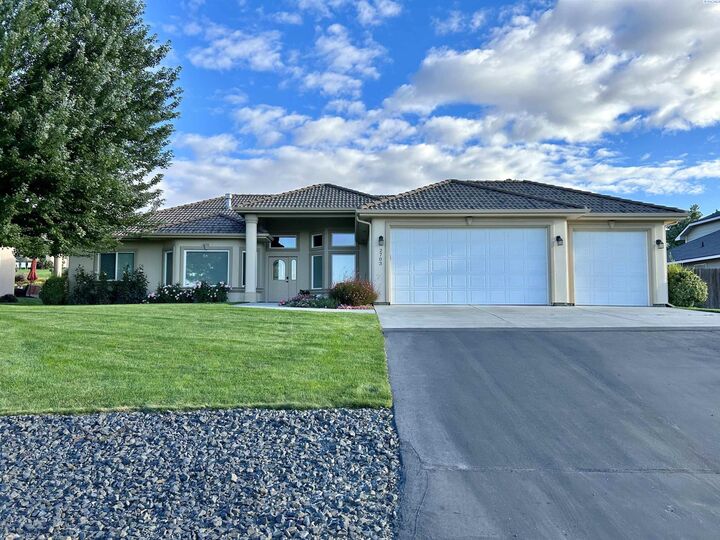 Home for sale in Kennewick 2703 E Katie Road, Kennewick, WA 99338